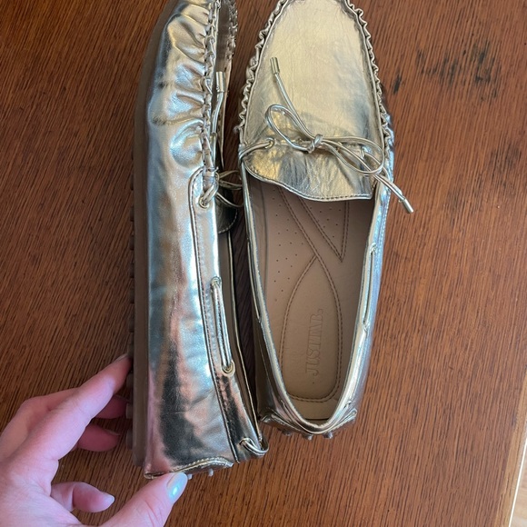 Gold Driving Shoes - Picture 2 of 3